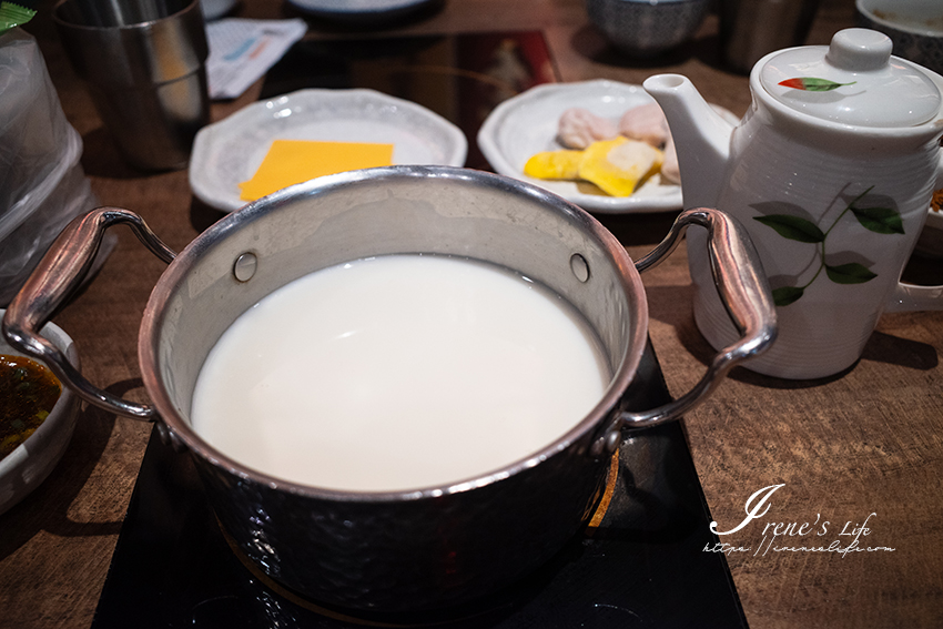 桃園台茂購物中心美食｜這一小鍋，裝潢懷舊復古，自助吧提供飲料冰品無限供應