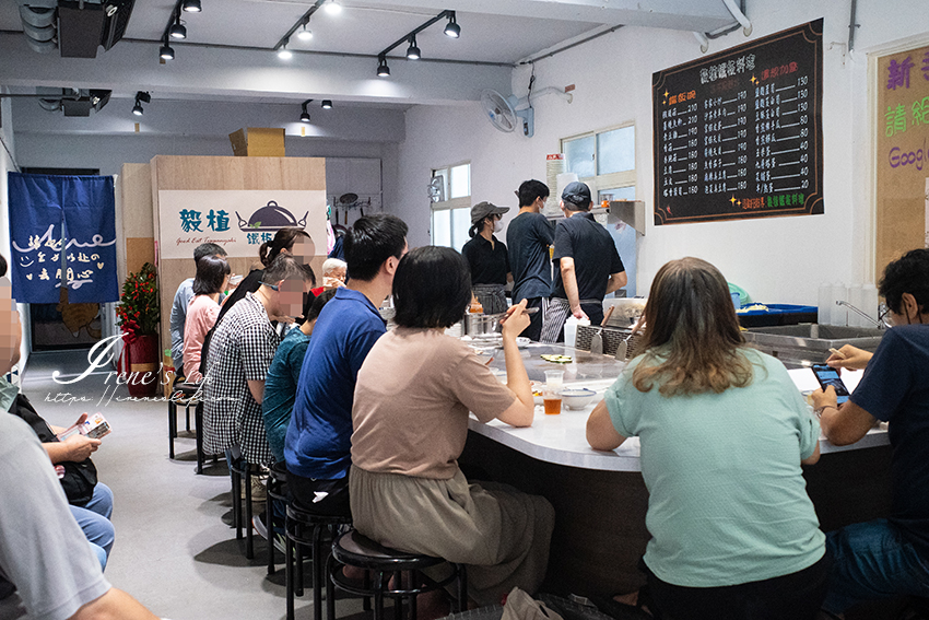 三重素食鐵板燒｜只能現場排隊不能預約，內用白飯、熱湯、飲料、甜點無限供應