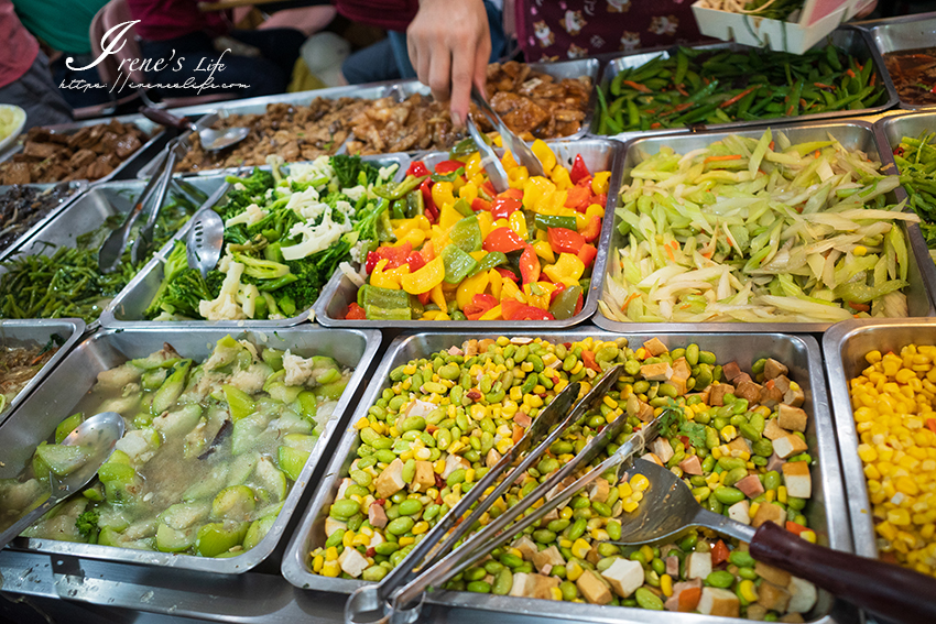 石牌超狂150元素食自助餐吃到飽，小孩只要60元，超過40道豐富菜色隨意夾，不用擔心價格