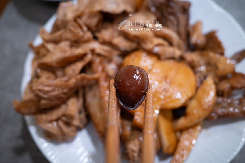 蘆洲現點現做的雪釀餅，來自江西的美味小吃，滷味也很好吃，現在還有孜然烤串