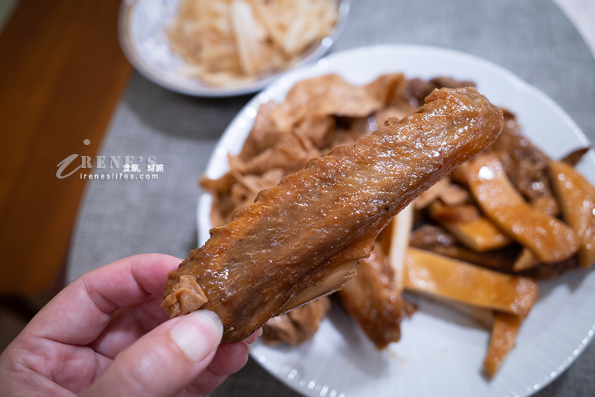 蘆洲現點現做的雪釀餅，來自江西的美味小吃，滷味也很好吃，現在還有孜然烤串