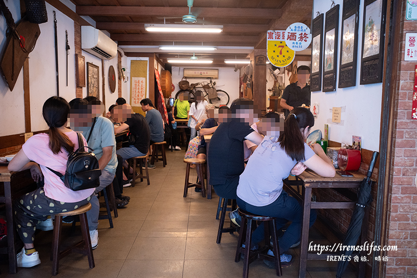 石牌必吃排隊人氣冰品甜湯店，吃得到懷舊香蕉冰、黑糖刨冰料多實在，古早味燒麻糬超好吃