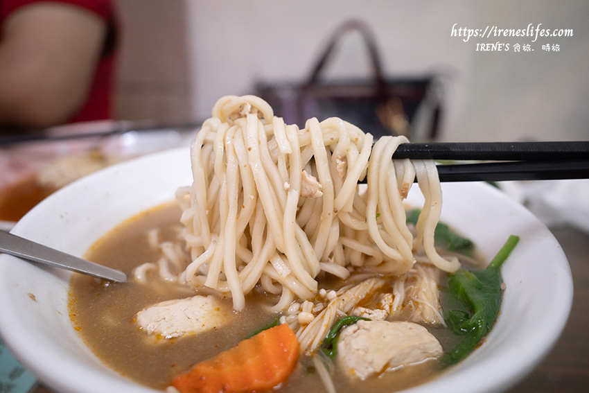 淡水素食小吃推薦｜臭香四溢的清蒸臭豆腐、臭豆腐拉麵、番茄燉飯、蘿勒燉飯、白玉湯包