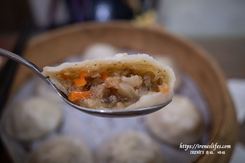 淡水素食小吃推薦｜臭香四溢的清蒸臭豆腐、臭豆腐拉麵、番茄燉飯、蘿勒燉飯、白玉湯包