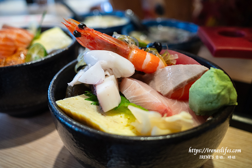 捷運中山國中站人氣最高的躼腳日式料理，生魚片每片都又大又厚，味噌湯還有魚肉