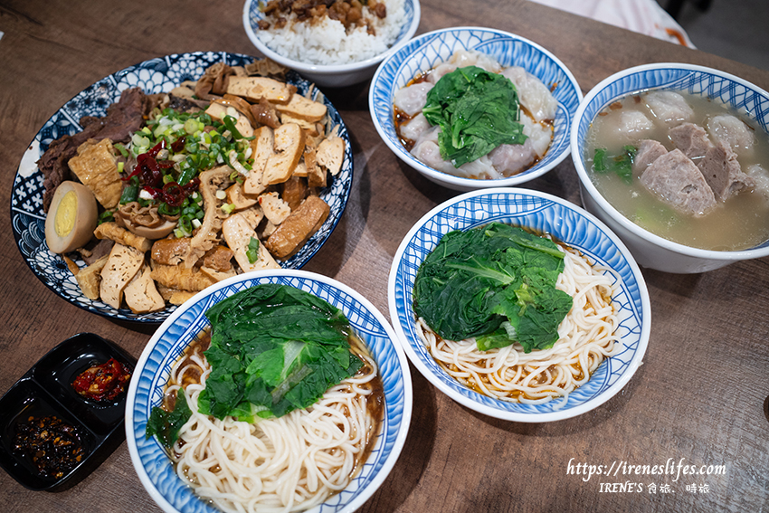 東引快刀手插旗三重，酸菜滷肉飯、牛油麻醬麵、超強滷味、巨無霸大貢丸，宵夜場也沒問題