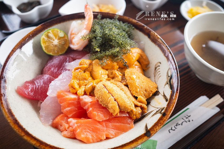 古宇利島美食｜人氣最高的蝦蝦飯、浮誇的しらさ食堂海膽丼飯、古宇利島の駅 ソラハシ