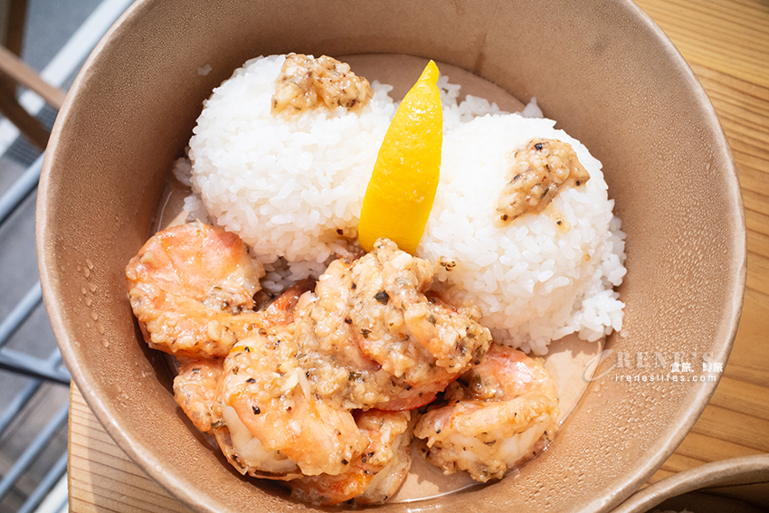 古宇利島美食｜人氣最高的蝦蝦飯、浮誇的しらさ食堂海膽丼飯、古宇利島の駅 ソラハシ