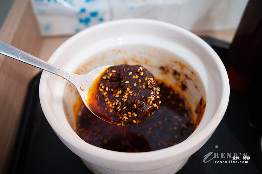 平替版鼎泰豐，永和好吃排骨蛋炒飯、紅油抄手、酸菜白肉湯，口味份量都不差