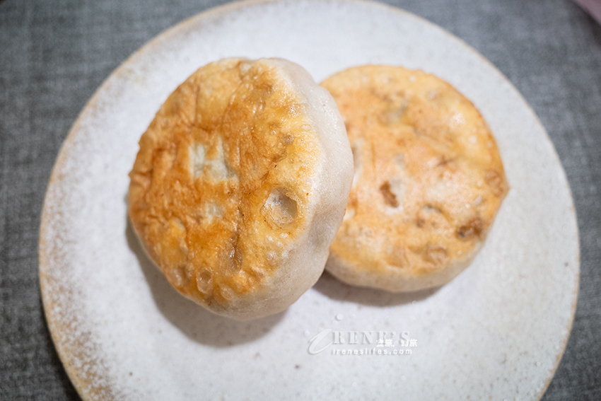 太平市場內沒招牌的排隊美食，一週只賣兩天的韭菜盒子、餡餅，韭菜盒超巨皮薄爆餡