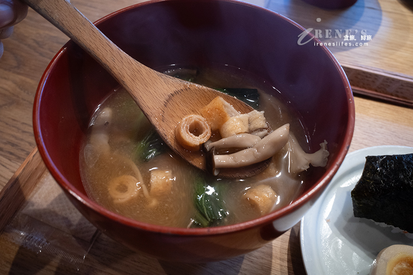 淺草日式早餐推薦，還沒開門就大排長龍！味噌湯配飯糰的傳統吃法，美味又滿足